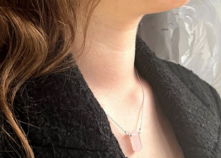 Naszyjnik z Kwarcem Różowym – Kamień Miłości