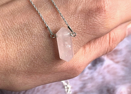 Naszyjnik z Kwarcem Różowym – Kamień Miłości