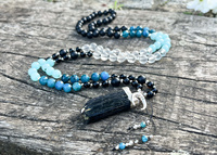 Długa Mala z Apatytu, Onyksu i Kryształu z Czarnym Turmalinem